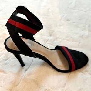 Madden Girl Stiletto Faux Suede Black/Red Open Toe Elastic Strappy Sandal Size 5